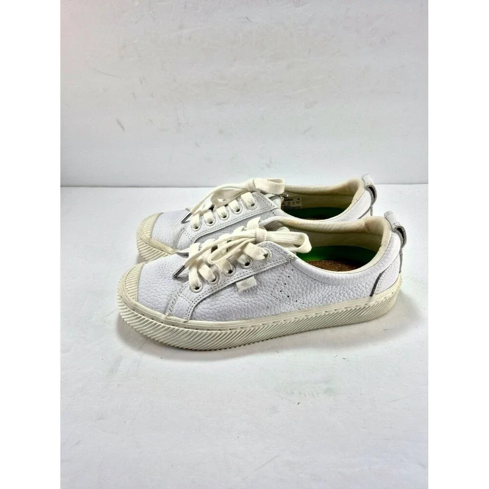 Cariuma OCA Low White Pebbled Leather Sneakers - Sustainable Comfort W6.5- M5